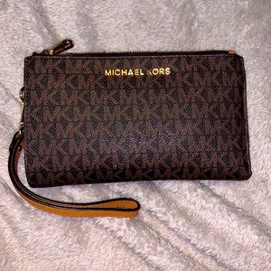 Michael kors wallet